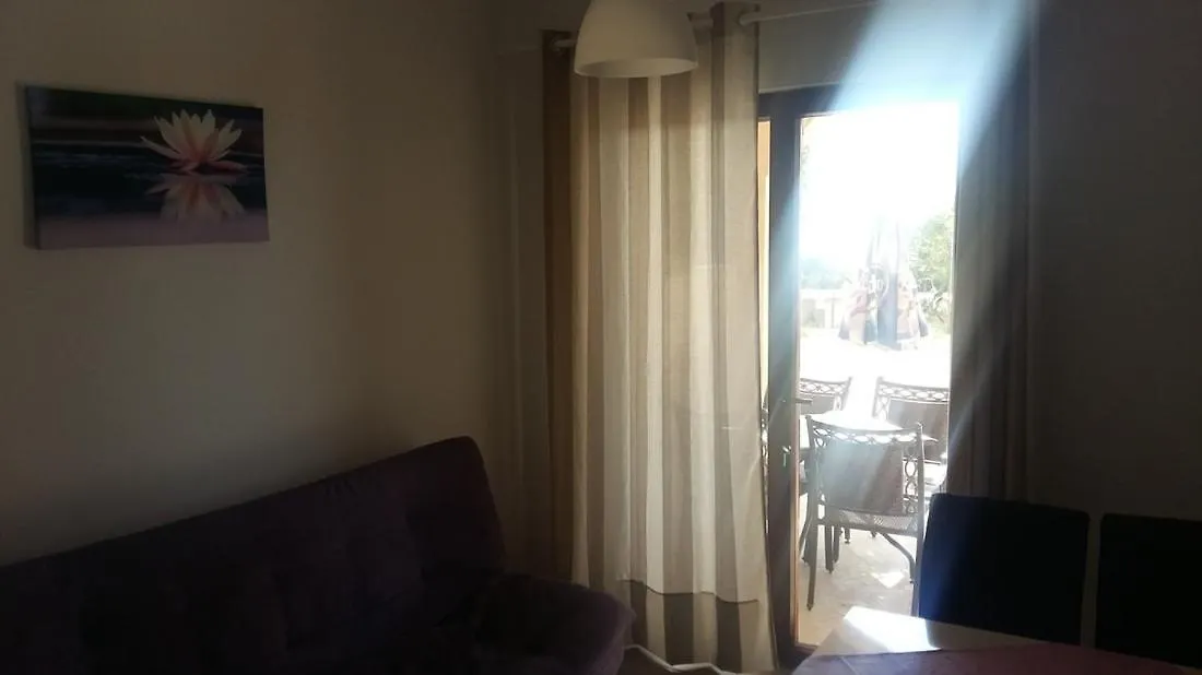 Apartment Apartmani Morska Vila Vir