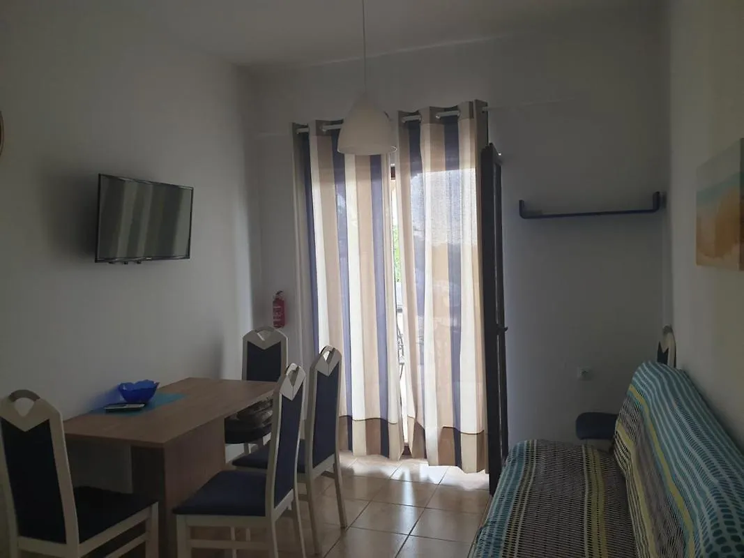 Apartment Apartmani Morska Vila Vir