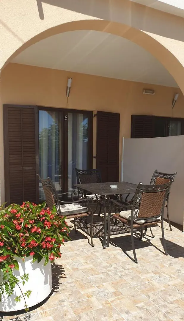 Apartmani Morska Vila Vir 0*,