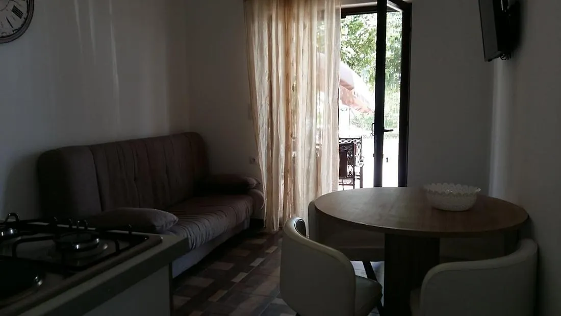 Apartment Apartmani Morska Vila Vir