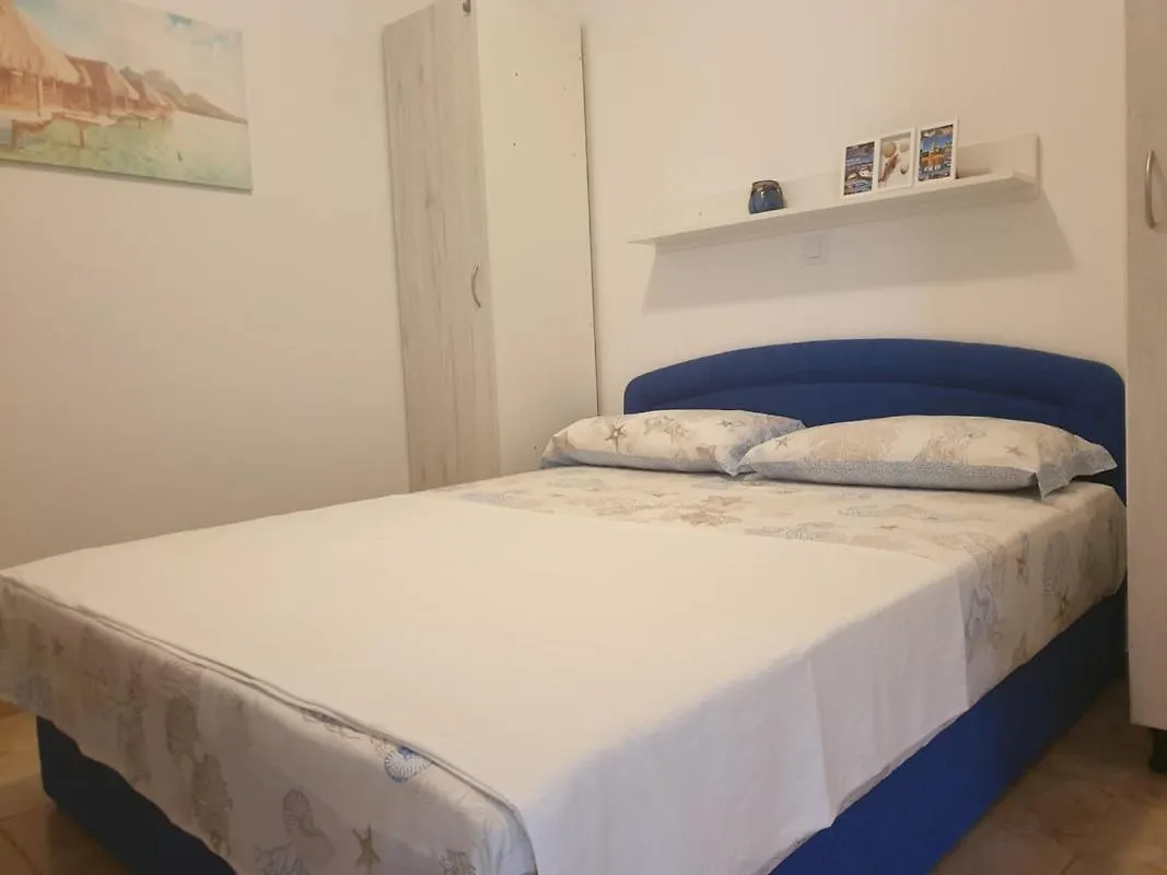 Apartment Apartmani Morska Vila Vir
