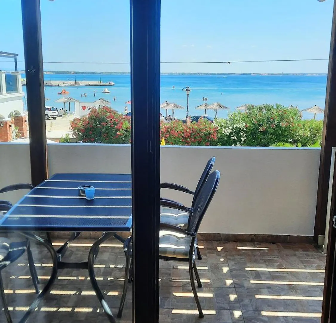 Apartmani Morska Vila Vir 0*,