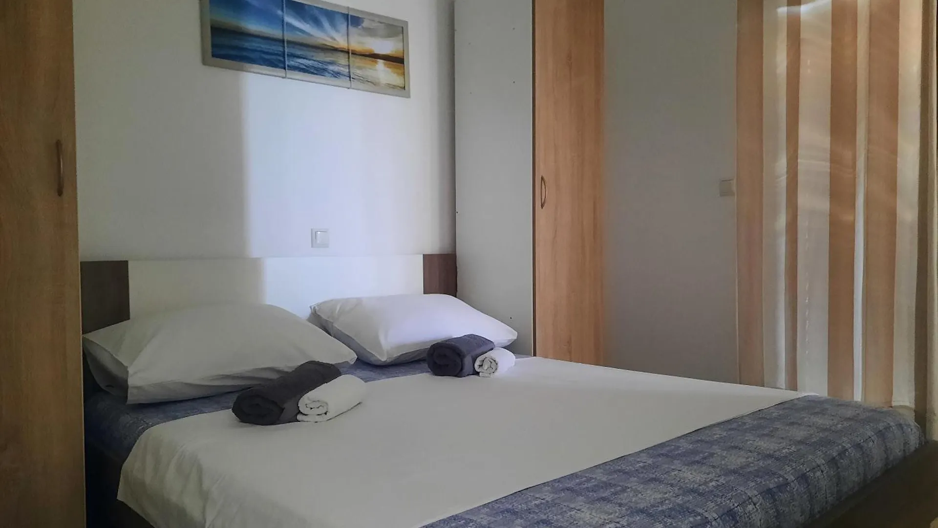 Apartmani Morska Vila Vir 0*,