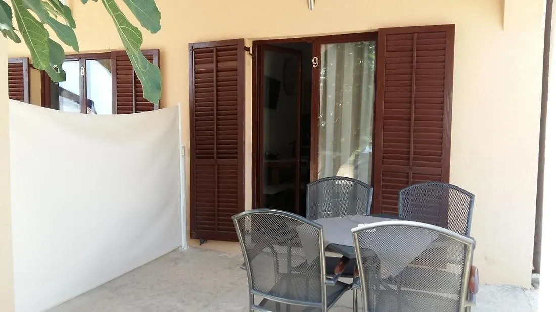 Apartment Apartmani Morska Vila Vir Croatia